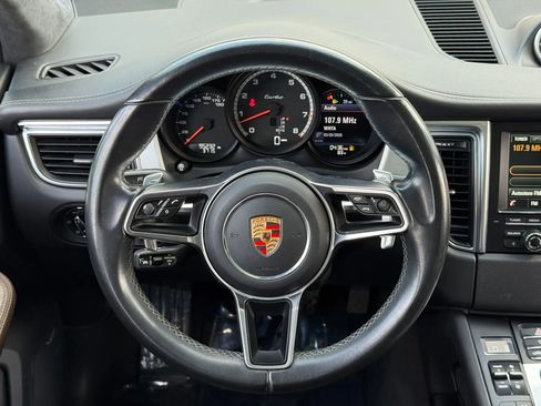 Used 2015 Porsche Macan Turbo image 18