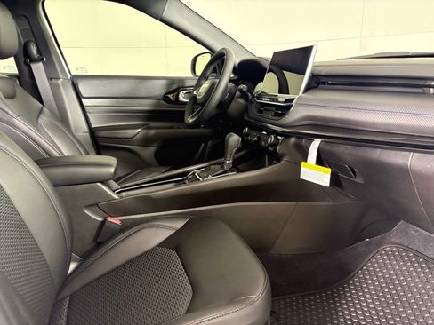 New 2026 Jeep Compass Latitude w/ Sun and Sound Group AWD/4WD image 14