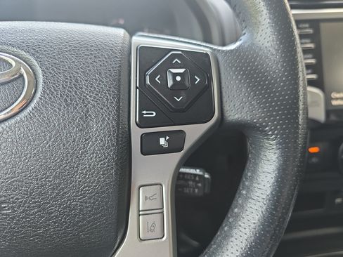 Used 2022 Toyota 4Runner SR5 Premium w/ Moonroof Package AWD/4WD image 18