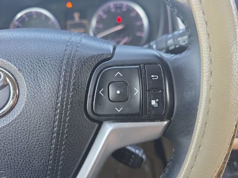 Used 2016 Toyota Highlander Limited FWD image 21