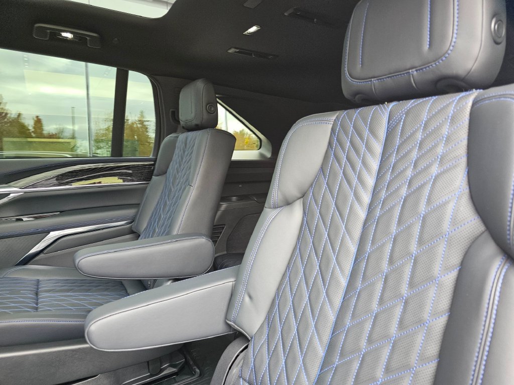 New 2026 Cadillac Escalade IQ Luxury 1 w/ LPO, Floor Liner Package AWD/4WD image 21