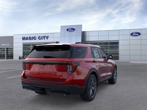 Used 2025 Ford Explorer ST-Line w/ Premium Package image 8