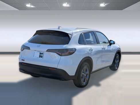 New 2026 Honda HR-V LX image 9