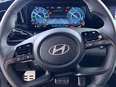 Used 2025 Hyundai Elantra SEL image 16