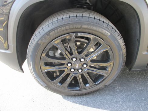 Used 2023 GMC Acadia SLE w/ Driver Convenience Package AWD/4WD image 8