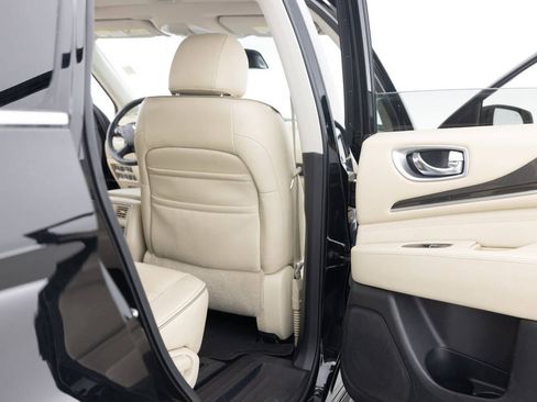 Used 2019 INFINITI QX60 Luxe w/ Essential Package image 30