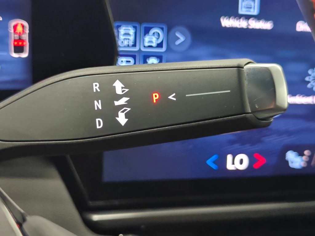 Used 2024 Chevrolet Equinox EV RS FWD image 11