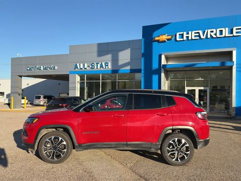 Used 2024 Jeep Compass Limited image 2