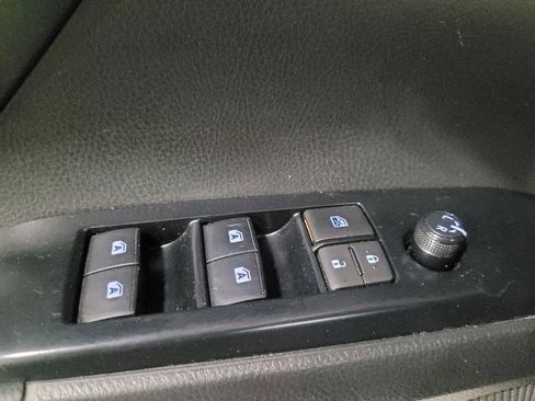 Used 2020 Toyota Camry SE FWD image 27