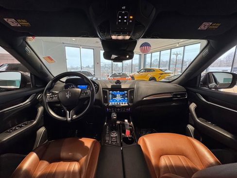 Used 2019 Maserati Levante image 34