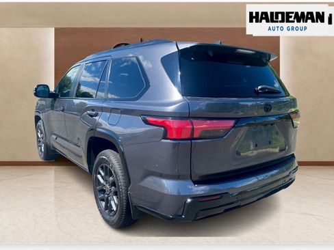 Used 2024 Toyota Sequoia Platinum AWD/4WD image 3