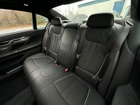 Used 2020 BMW 740i w/ M Sport Package image 38