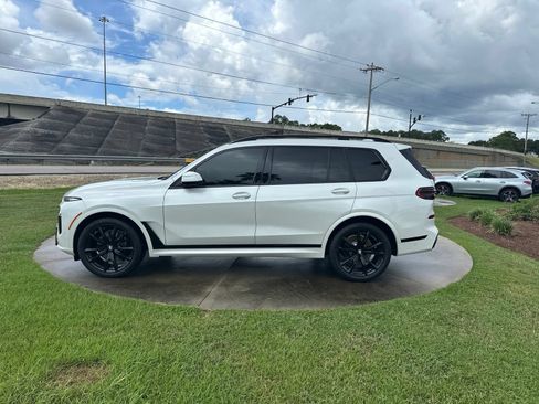 Used 2026 BMW X7 xDrive40i w/ M Sport Package AWD/4WD image 1