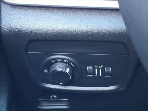 Used 2023 Jeep Grand Cherokee L Altitude image 27