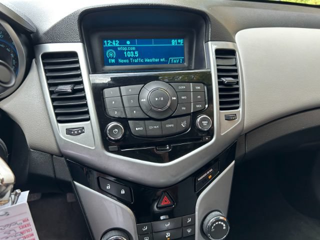 Used 2014 Chevrolet Cruze LS FWD image 10