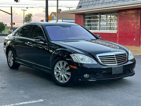 Used 2007 Mercedes-Benz S 550 4MATIC w/ AMG Sport Pkg image 2