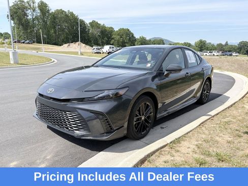 Used 2025 Toyota Camry SE w/ Convenience Package AWD/4WD image 3