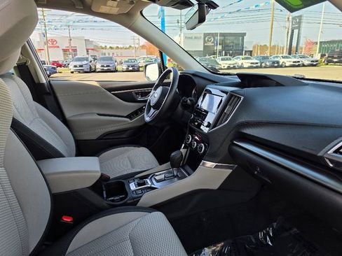 Used 2024 Subaru Forester Premium image 11