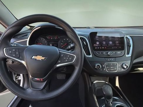 Used 2021 Chevrolet Malibu LT image 11