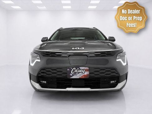 Used 2024 Kia Niro Wave w/ Wave Preserve Package FWD image 2