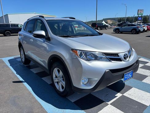 Used 2013 Toyota RAV4 XLE AWD/4WD image 7