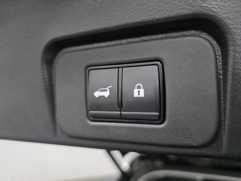 Used 2023 Nissan Rogue SL AWD/4WD image 17