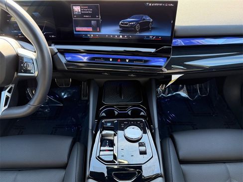 Certified 2025 BMW i5 xDrive40 w/ M Sport Package image 11
