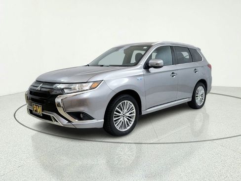 Used 2022 Mitsubishi Outlander SEL image 3