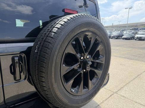 Used 2022 Jeep Wrangler Unlimited Sahara image 8