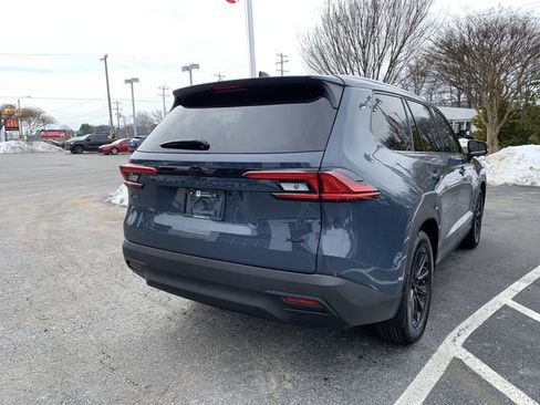 Used 2026 Toyota Grand Highlander XLE image 8