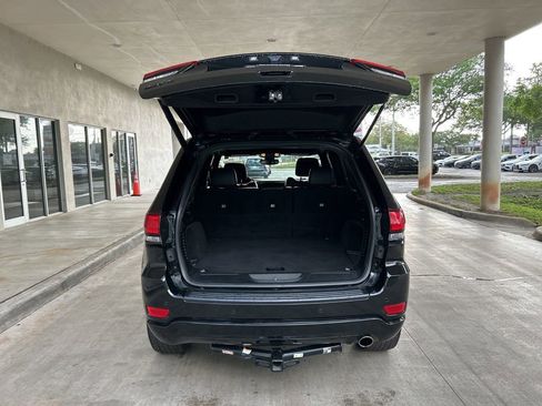 Used 2019 Jeep Grand Cherokee Altitude AWD/4WD image 34