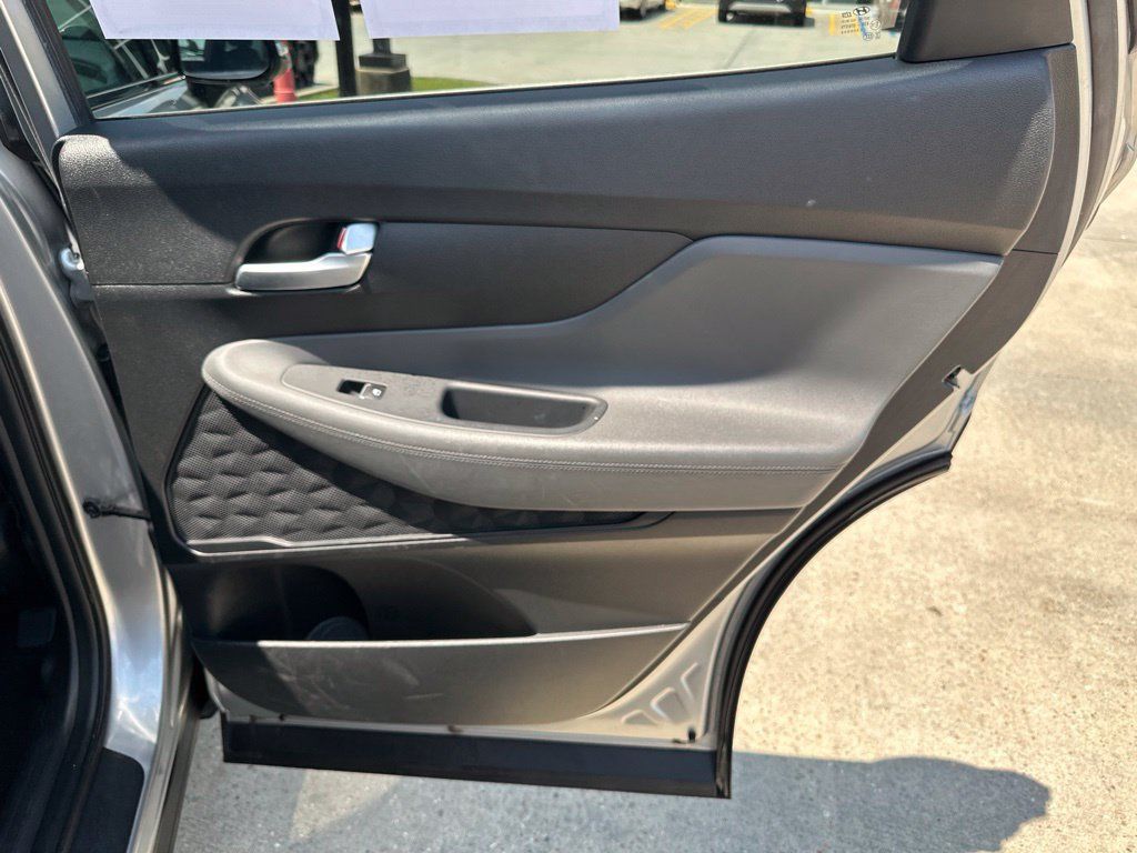 Used 2023 Hyundai Santa Fe SEL FWD image 31