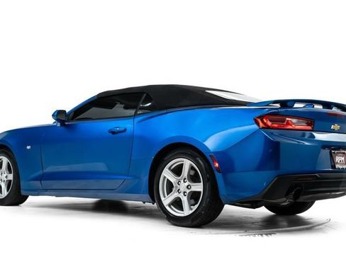 Used 2017 Chevrolet Camaro LT RWD image 10
