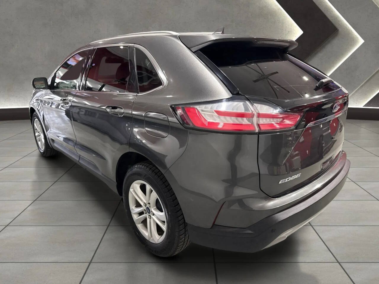 Used 2019 Ford Edge SEL w/ Cargo Accessory Package AWD/4WD image 5