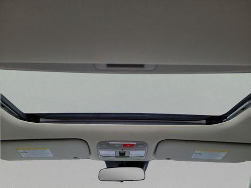 Used 2024 Kia Telluride S w/ S Sunroof Package FWD image 11