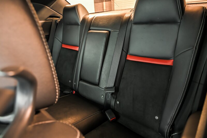 Used 2010 Dodge Challenger SRT8 RWD image 18