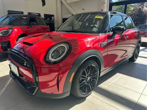 Certified 2024 MINI Cooper S FWD image 1