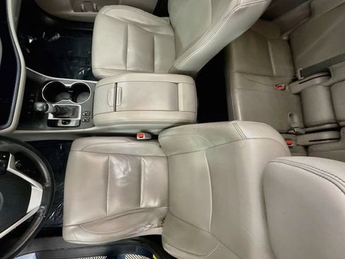 Used 2016 Toyota Highlander XLE AWD/4WD image 22