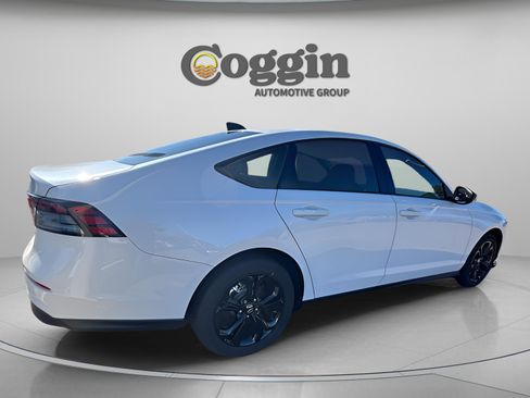 New 2025 Honda Accord SE image 5