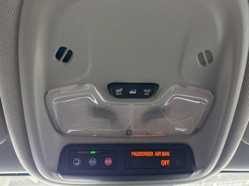 Used 2022 Buick Encore GX Preferred w/ Sport Touring Package FWD image 8