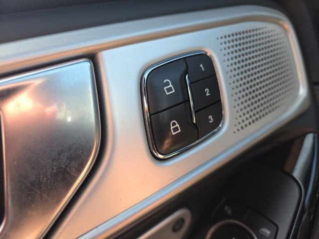 Used 2021 Ford Explorer Platinum w/ Equipment Group 601A AWD/4WD image 12