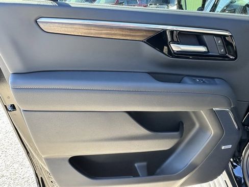 New 2026 Chevrolet Suburban High Country image 30