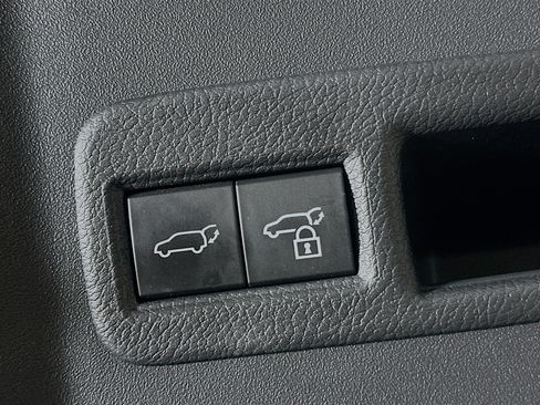 Used 2024 Toyota bZ4X XLE image 28