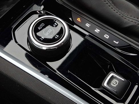 Used 2024 Chevrolet Colorado Trail Boss w/ Advanced Trailering Package image 24