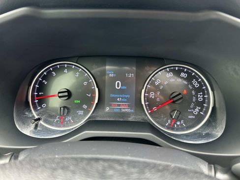 Used 2020 Toyota RAV4 XLE Premium FWD image 35