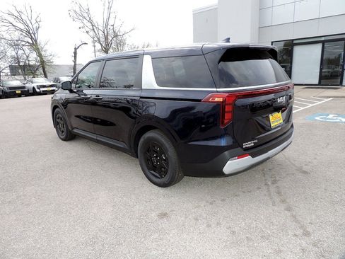 New 2026 Kia Carnival FWD image 7