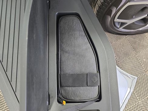 Used 2022 Rivian R1T Adventure image 33