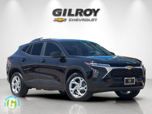 New 2026 Chevrolet Trax LS w/ LS Convenience Package FWD image 1