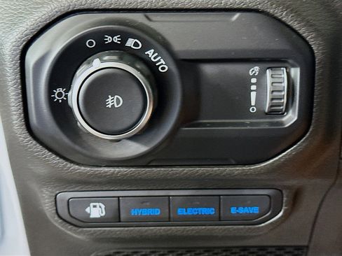 Used 2023 Jeep Wrangler Unlimited image 17