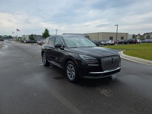 Used 2023 Lincoln Corsair AWD w/ Equipment Group 101A image 3
